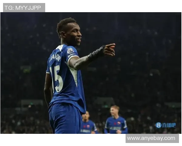 踢足球的七号球星是谁 他在赛场上的表现如何震撼世界